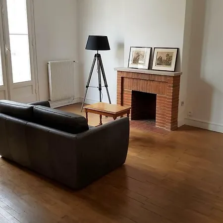 Charmant Appartement Au Pied Du Chateau Gien Buitenkant foto